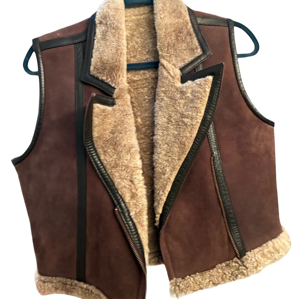 Leather Vakko vest with shearling lining